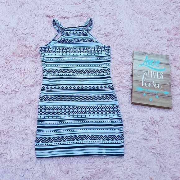 CHARLOTTE RUSSE DRESS BLACK AND WHITE STRIPES M - Picture 5 of 6